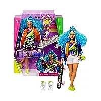 barbie extra poupée articulée aux cheveux bleus, look tendance et oversize, avec 2 figurines animales et accessoires inclus, jouet pour enfant, grn30